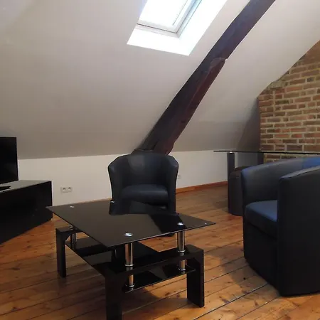 Apartment De La Tour