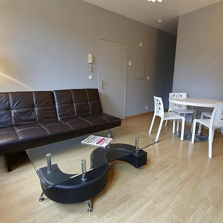 De La Tour Apartment