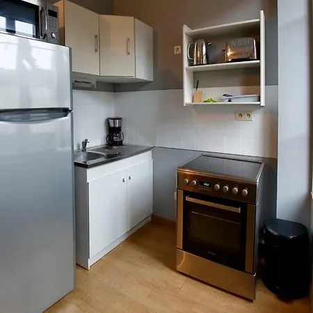 De La Tour Apartment